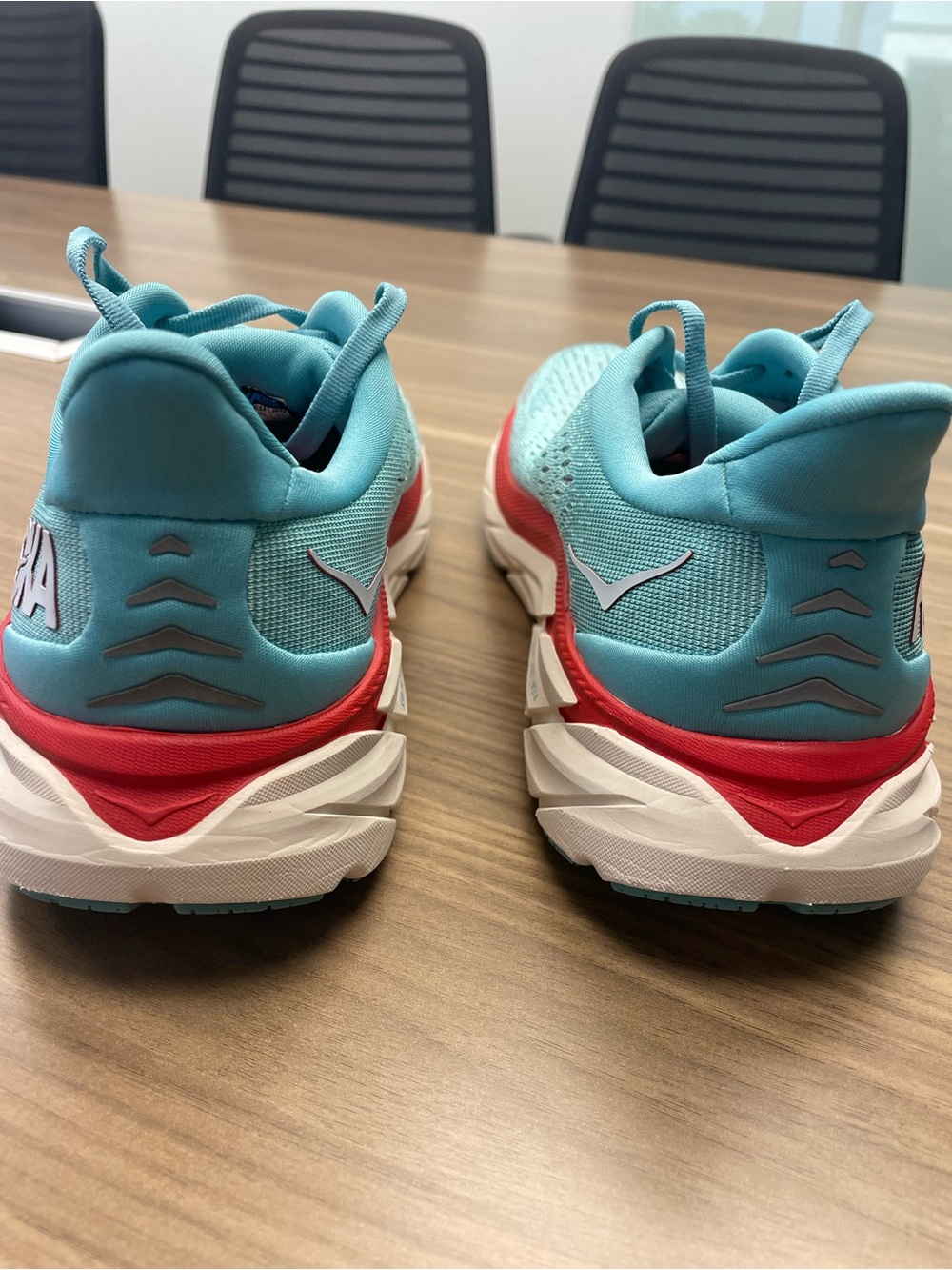 Hoka Clifton 8 Women's Teal Running Shoes with Red Accent - Picture 4 of 8